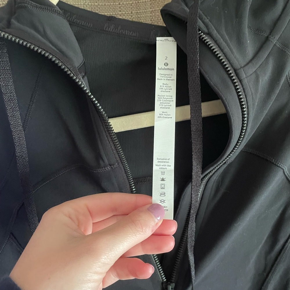 LULULEMON NWT HOODED DEFINE JACKET
